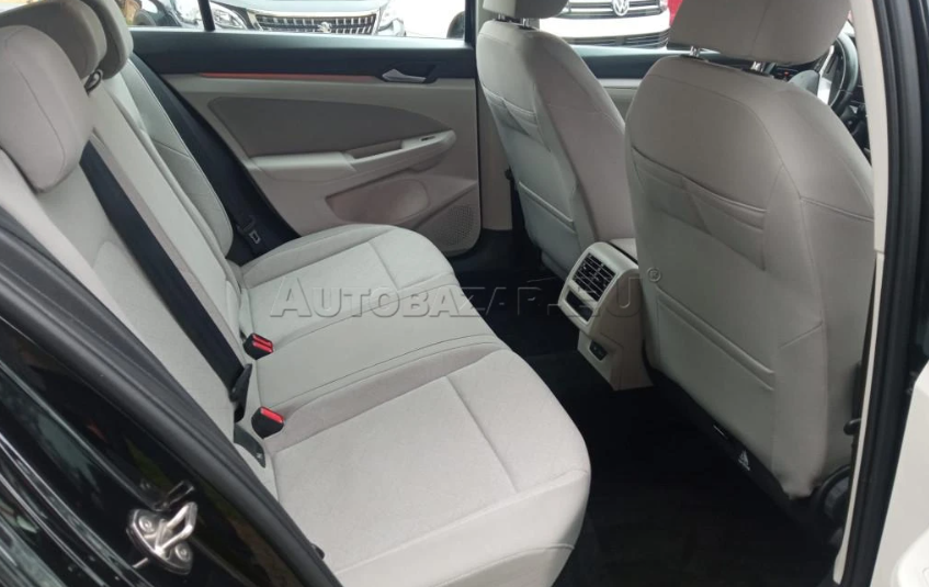Volkswagen Golf variant 2.0 TDI DSG 110kW 2021