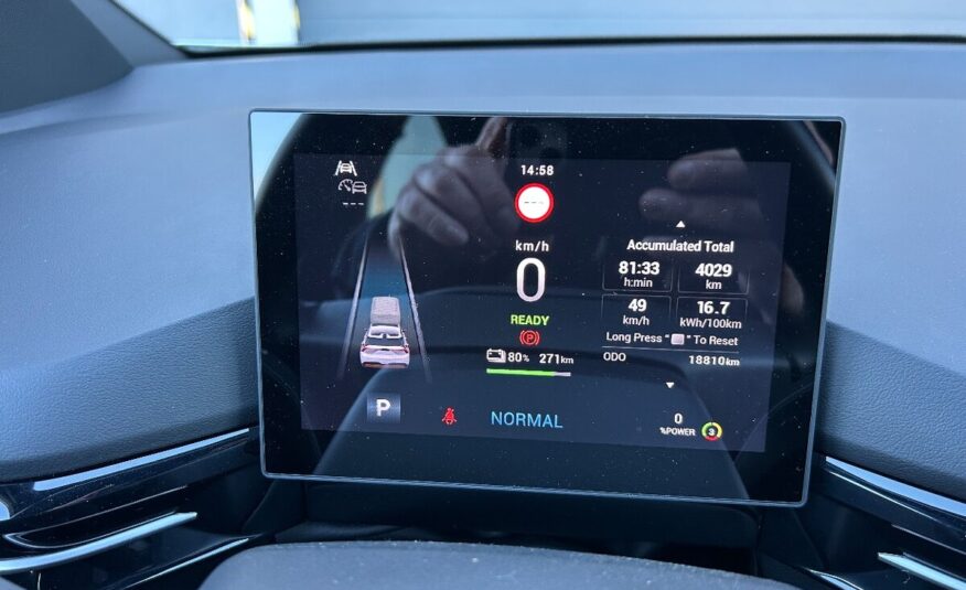 MG 4 150kW 8/2023 18500km vozidlo v záruke továrenskej